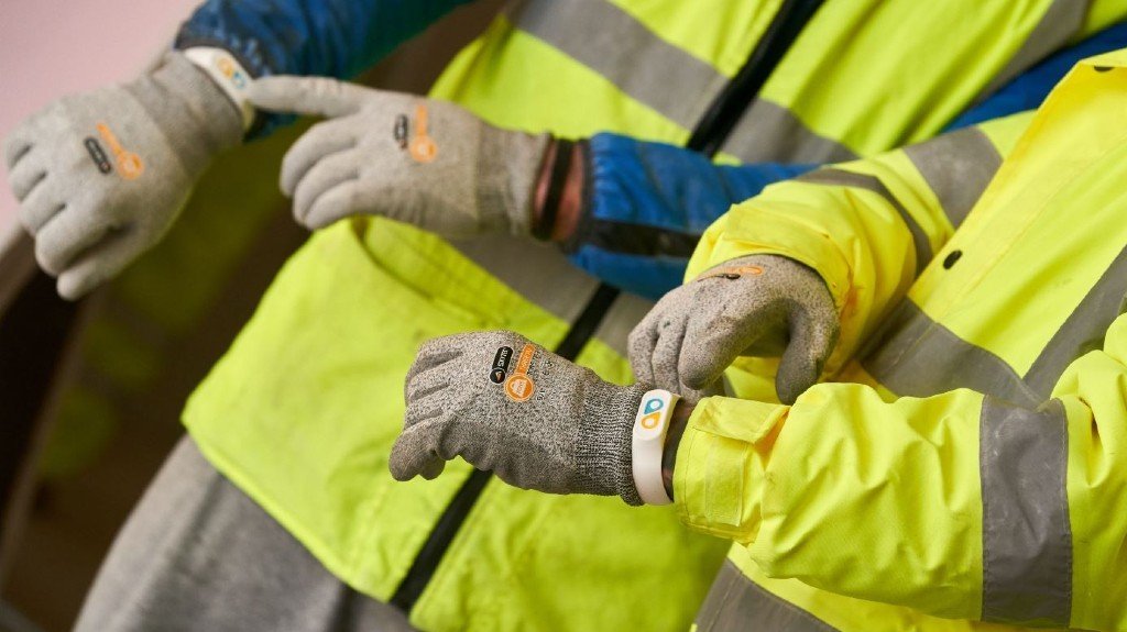 You are currently viewing Will safety wearables become a major part of construction apparel?