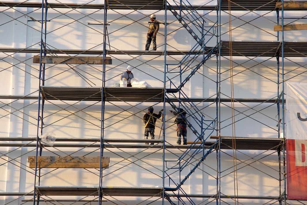 The dangers of working on or near scaffolding